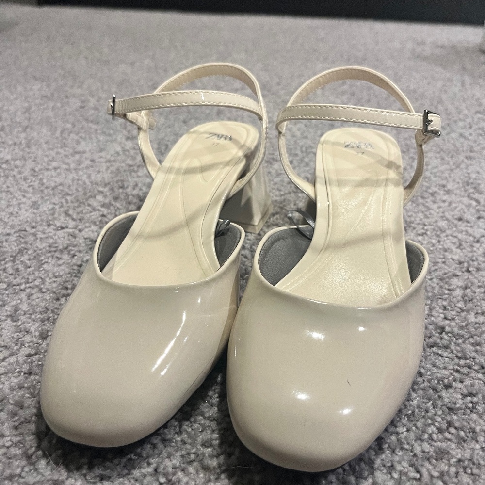Patent leather Mary Janes ballerinas